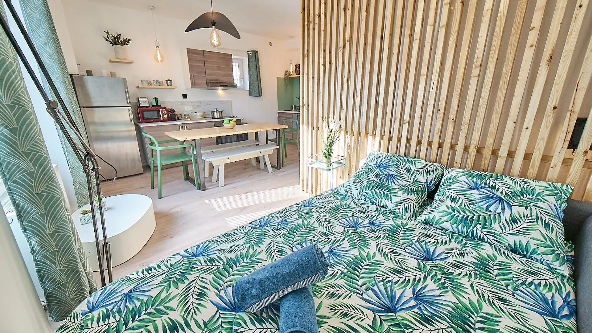 Le Globe Trotter, 8 Pers, Gratte Ciel-Terrasse Apartment Villeurbanne