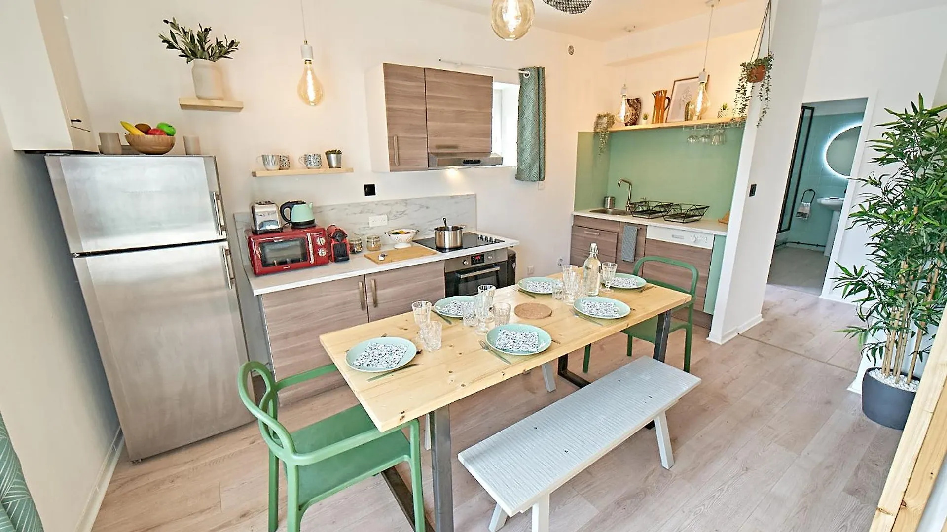 Le Globe Trotter, 8 Pers, Gratte Ciel-Terrasse Apartment Villeurbanne